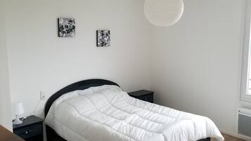 4 chambres, fer et planche à repasser, lit parapluie, draps fournis