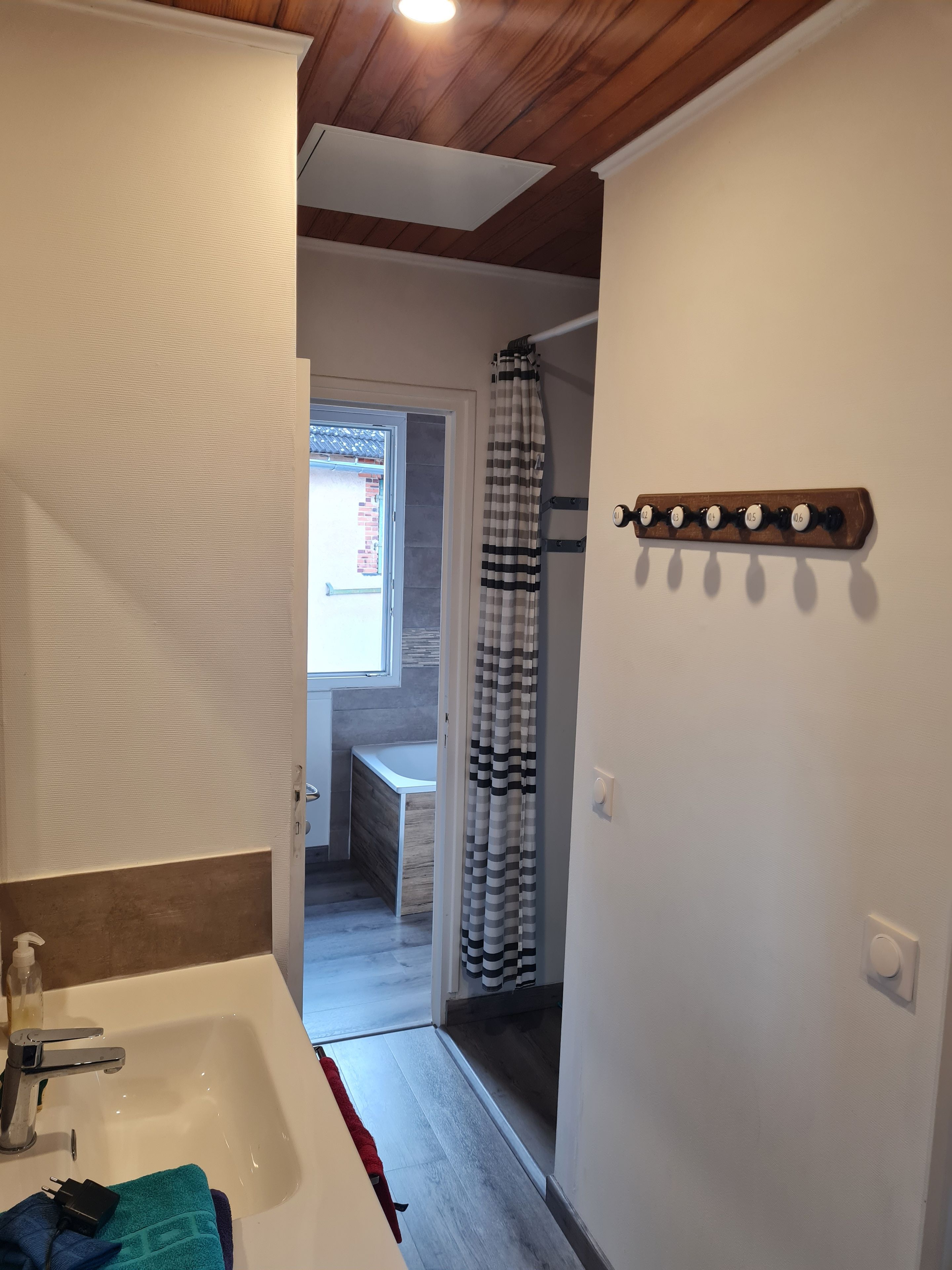 Douche, papier toilette