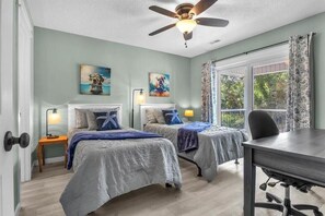 3 Schlafzimmer, Schreibtisch, kostenloses WLAN, BettwÀsche