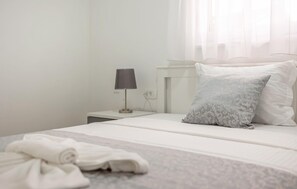 1 chambre, coffres-forts dans les chambres, fer et planche à repasser