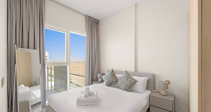 Modern 1 Bed with Sofa Bed | Access to Pool & Gym