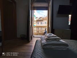 Doppia familiare, balcone, vista città | Wi-Fi gratuito