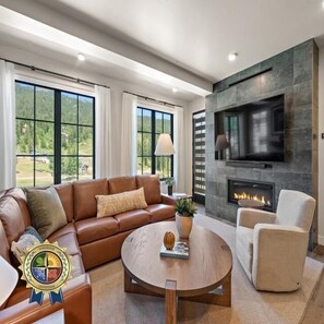 TV, fireplace
