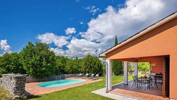 ุญู
ูุงู
ุณุจุงุญุฉ ุฎุงุฑุฌู ู
ูุณู
ู