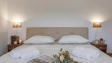 2 bedrooms, laptop workspace, iron/ironing board, free WiFi