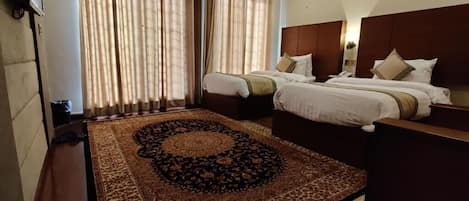 标准双床房 | 办公桌、隔音、熨斗/熨衣板、免费 WiFi