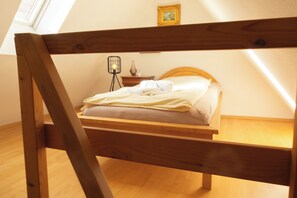 2 chambres, fer et planche à repasser, Wi-Fi, draps fournis