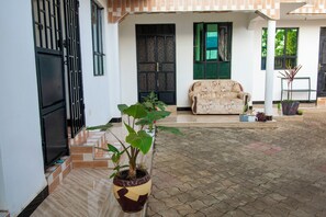 تفاصيل الفندق من الخارج