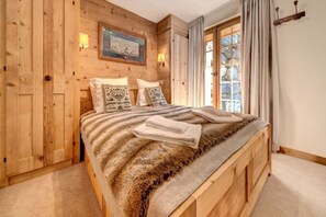 6 bedrooms, desk, iron/ironing board, travel cot - Nestled in the gorgeous Verbier next to Les Esserts (Val de Bagnes)