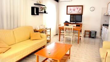 Smart-tv en een tafeltennistafel