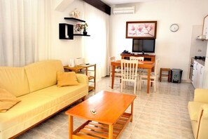 Smart TV, table tennis - Casa da Horta Apartamento Familiar de 2 Quartos, Bbq, Piscina, Wi-fi, Jardim (Albufeira)