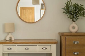 Interior - Squirrel Bank, with a hot tub & parking (Bowness-on-Windermere)