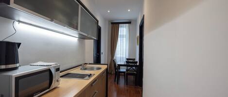 Luxe appartement, uitzicht op de stad | Privékeuken | Een espressoapparaat, een waterkoker