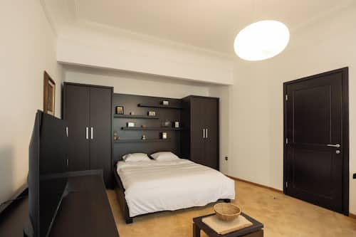 Appartement Luxe, vue ville | 1 chambre, rideaux occultants, fer et planche à repasser, Wi-Fi gratuit