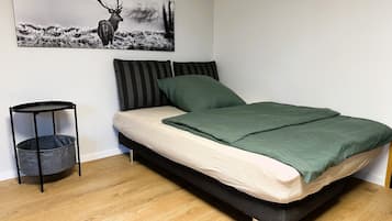 1 chambre, fer et planche Ă  repasser, Wi-Fi gratuit, draps fournis