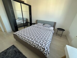 1 bedroom, iron/ironing board, free WiFi