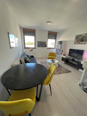 Departamento de lujo, vista a la ciudad | Servicio a la habitación