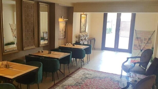 Family dining - Shelton Residency (Lahore)