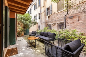 Terrace/patio - The Blue Light by Wonderful Italy (Venecia)