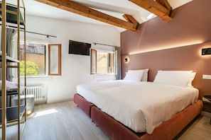 1 chambre, fer et planche Ă repasser, Wi-Fi gratuit, draps fournis