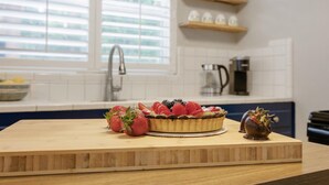 Private kitchen - The Canopy on 10th | Game Room • Pets • Pergola (Gainesville)
