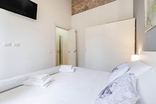 1 bedroom, iron/ironing board, free WiFi, bed sheets