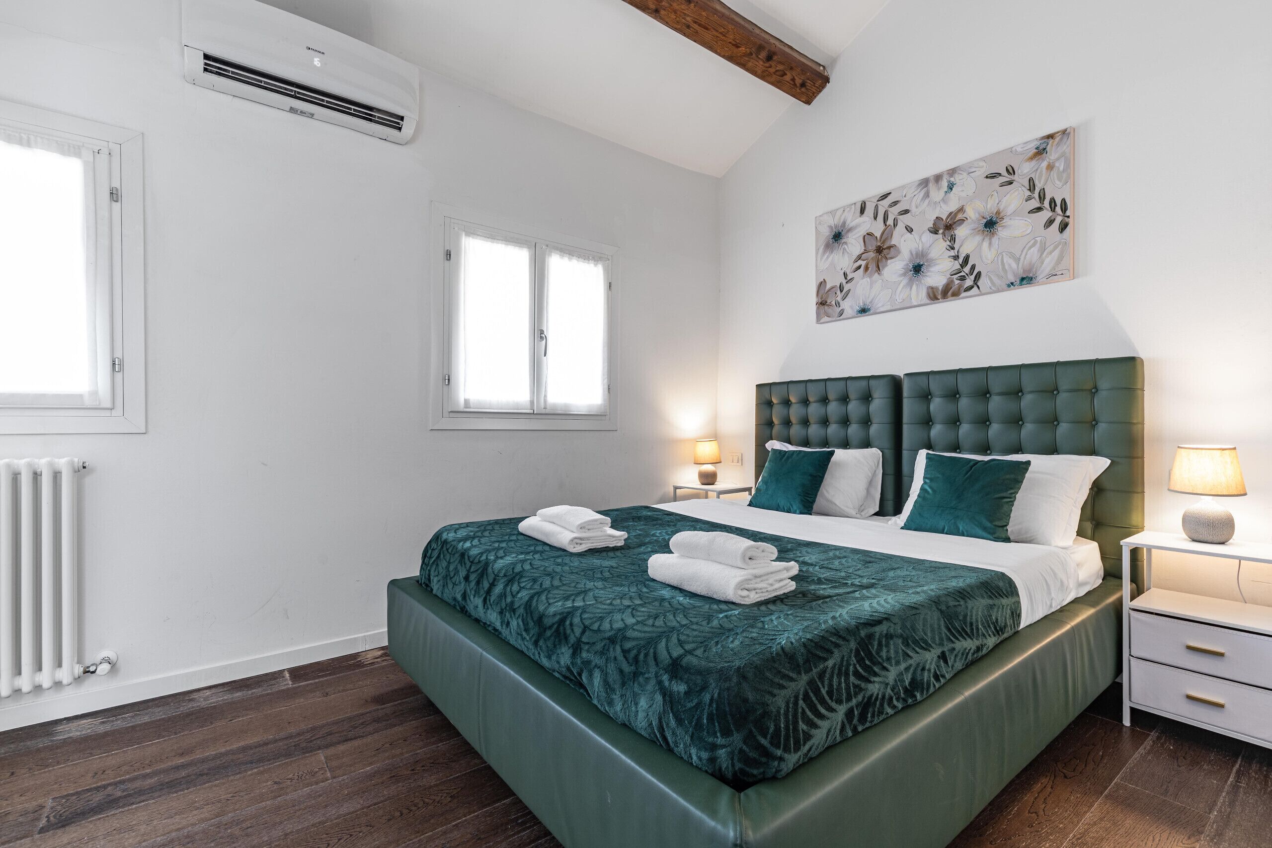 2 chambres, fer et planche à repasser, accès au Wi-Fi (inclus)