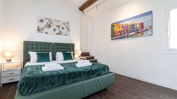 2 bedrooms, iron/ironing board, WiFi (free), bed sheets