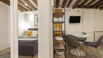 1 bedroom, iron/ironing board, free WiFi, bed sheets