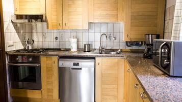 Réfrigérateur, micro-ondes, four, lave-vaisselle