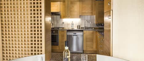 Fridge, microwave, oven, dishwasher
