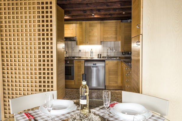 Fridge, microwave, oven, dishwasher