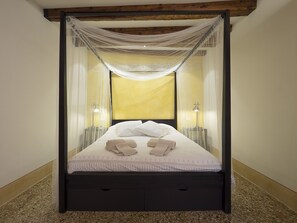 2 slaapkamers, een kluis op de kamer, een strijkplank/strijkijzer