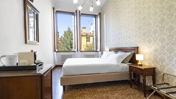 1 bedroom, in-room safe, free WiFi, bed sheets