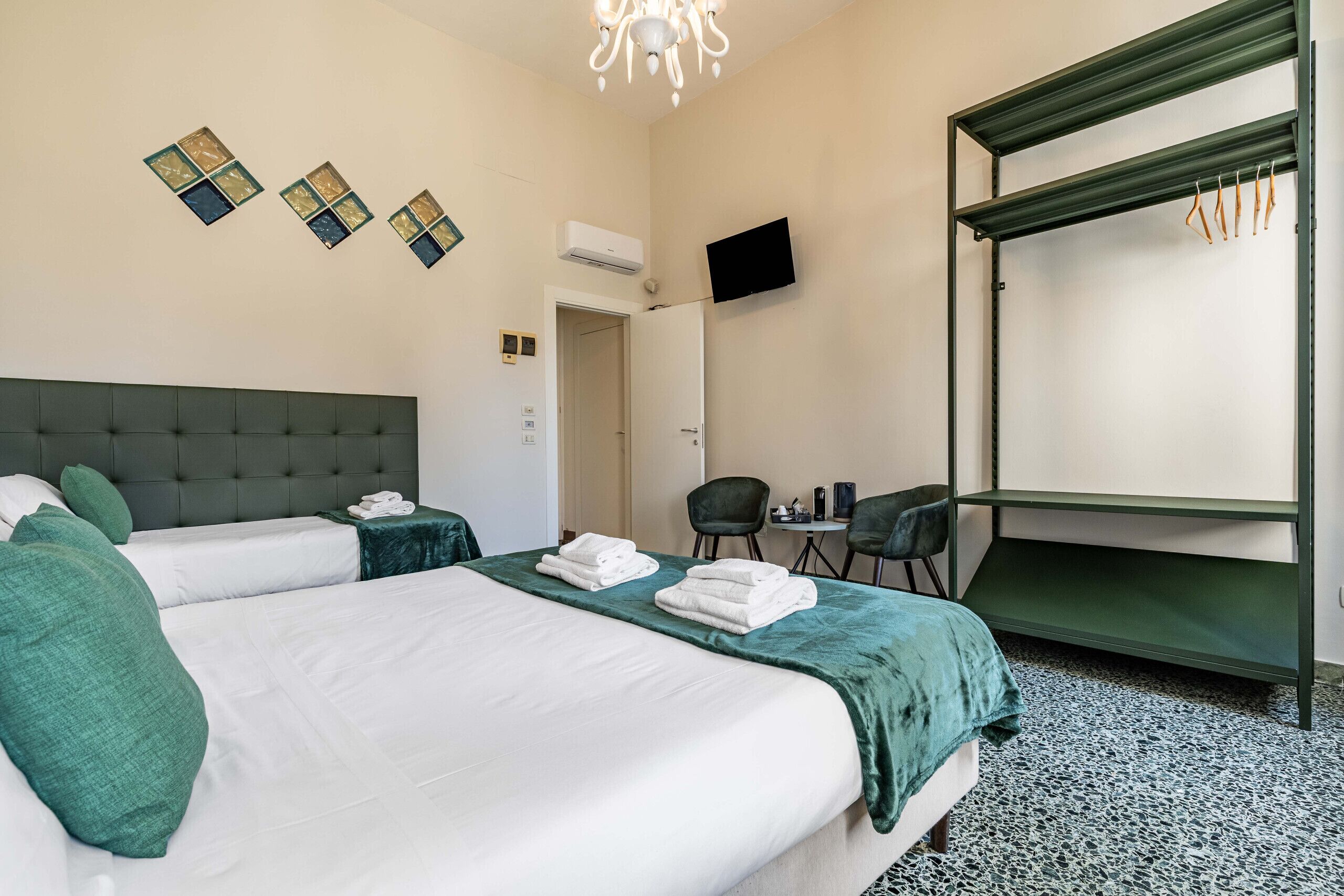 1 quarto, cofres nos quartos, Wi-Fi de cortesia, roupa de cama