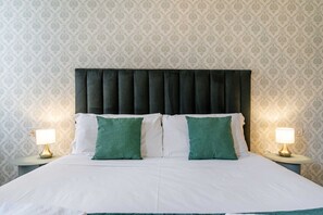 1 chambre, coffres-forts dans les chambres, fer et planche à repasser