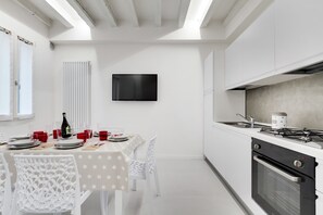 Fridge, microwave, oven, dishwasher - Bellini Design by Wonderful Italy (Venecia)
