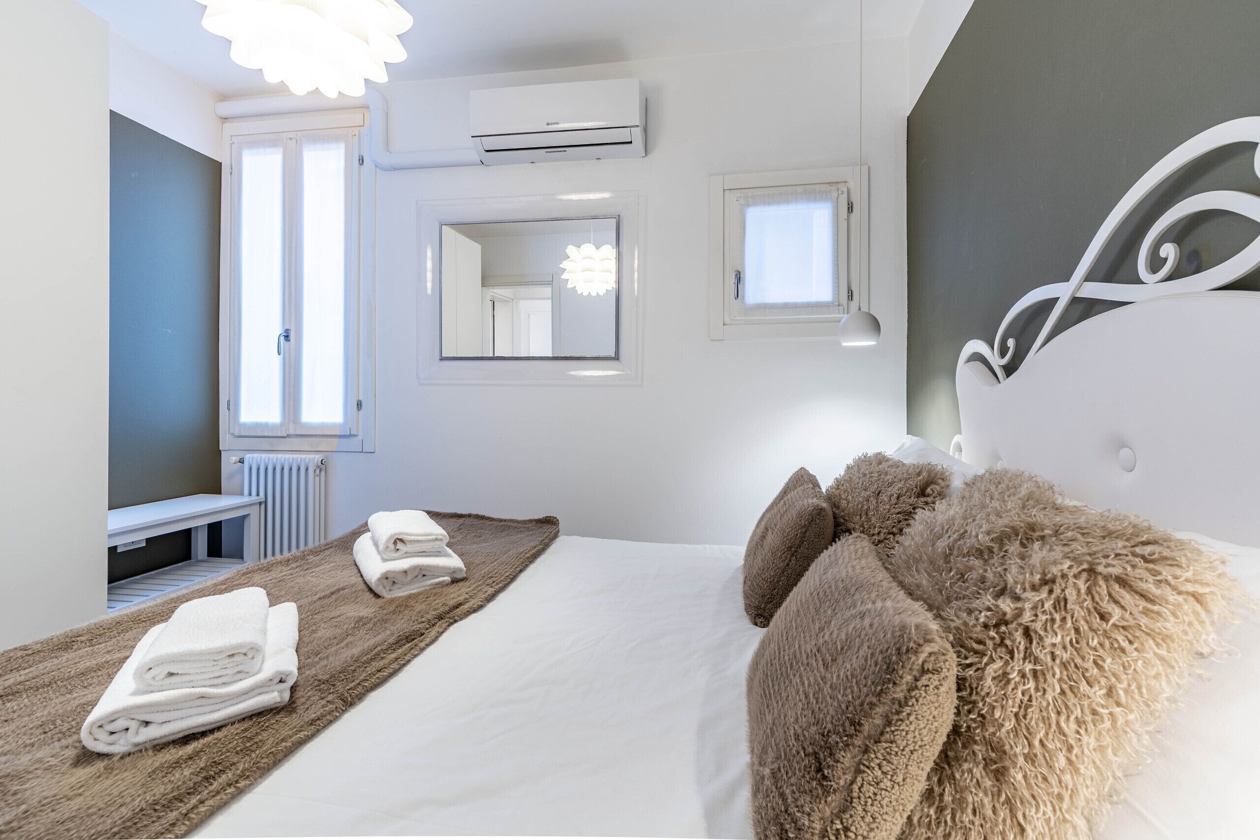 2 soverom, strykejern/-brett, wi-fi (inkludert) og sengetøy