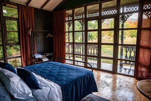 1 chambre, fer et planche à repasser, draps fournis