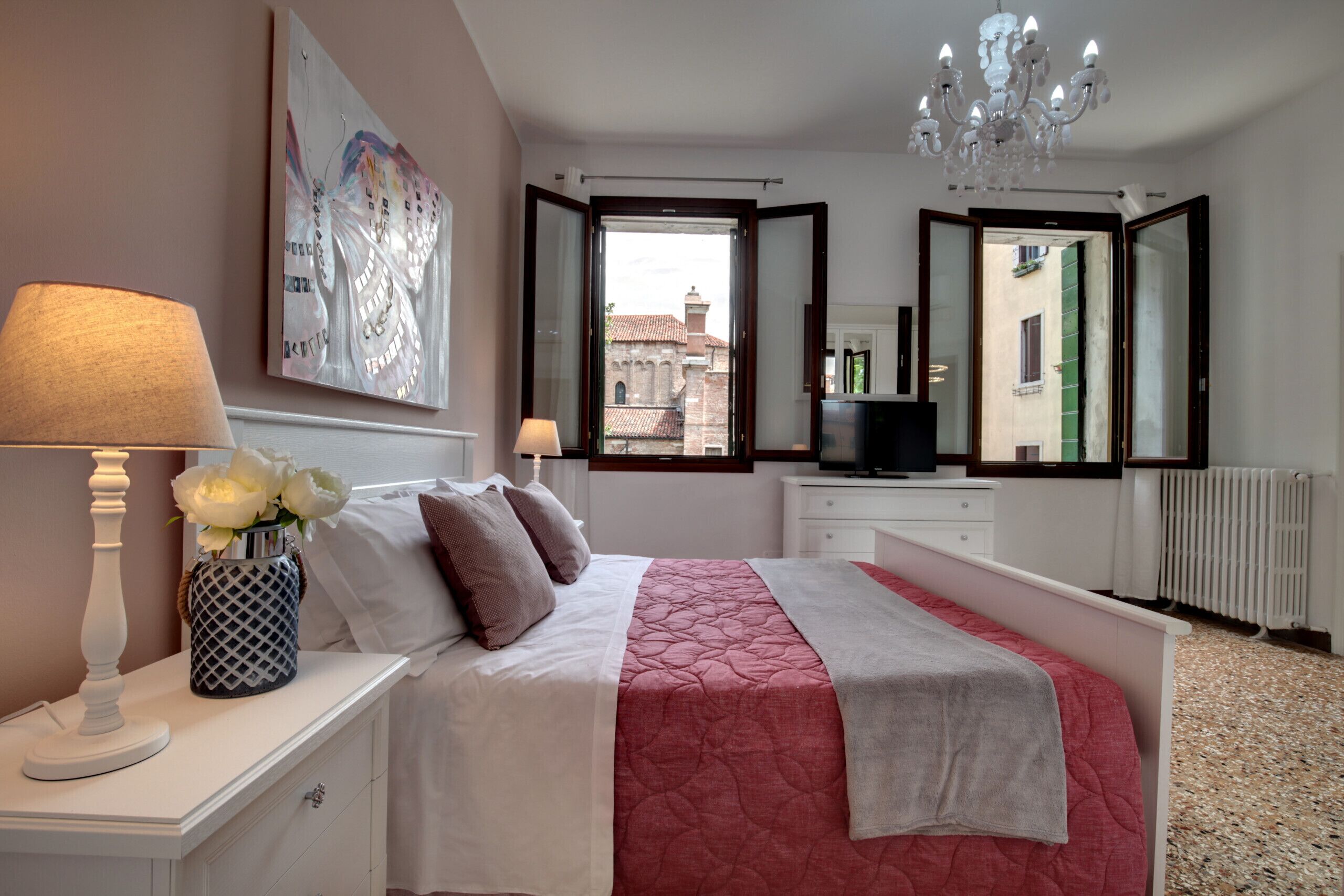 4 habitaciones, tabla de planchar con plancha y wifi gratis 