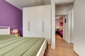 2 makuuhuonetta, silitysrauta/-lauta, ilmainen Wi-Fi, vuodevaatteet