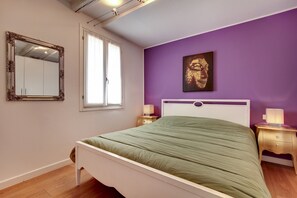 2 chambres, fer et planche à repasser, Wi-Fi gratuit, draps fournis