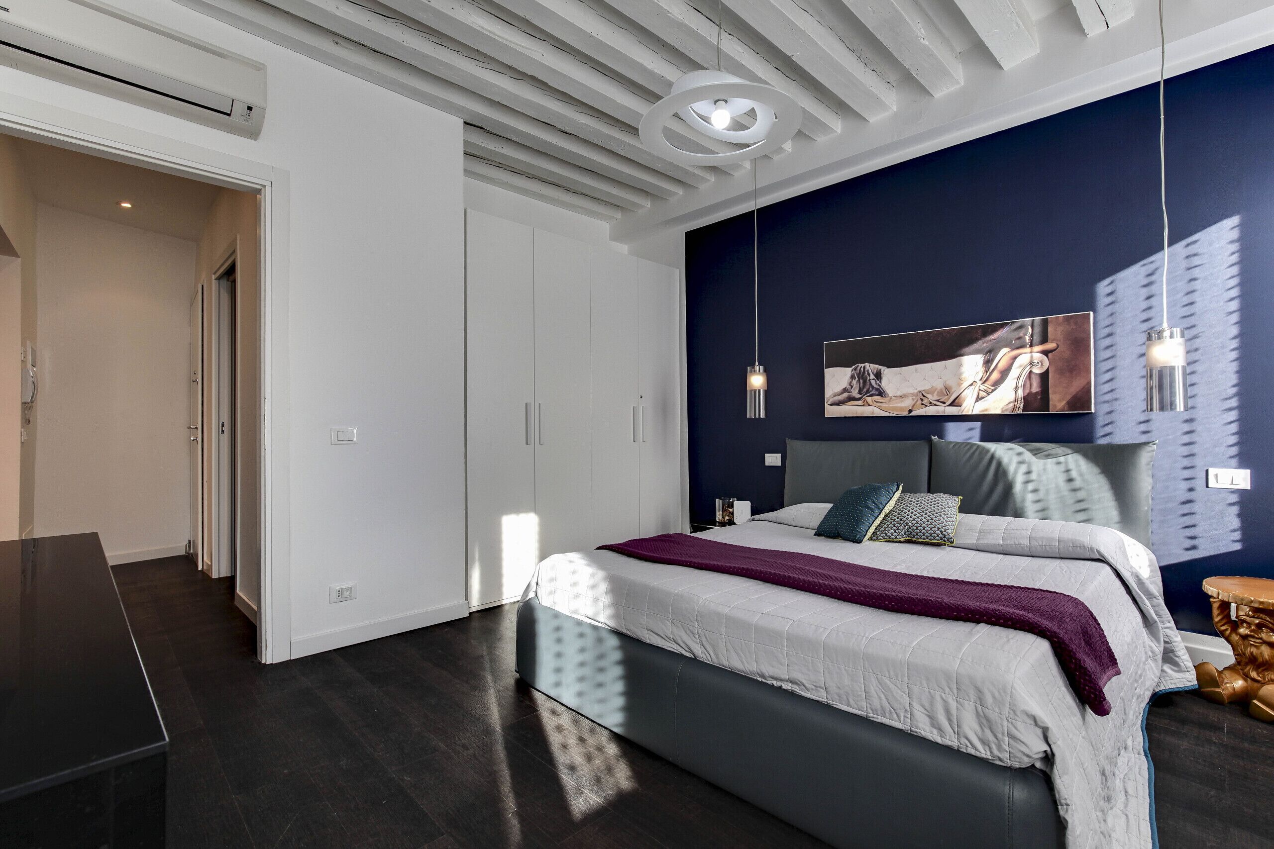 2 室のベッドルーム、WiFi (無料)、ベッドシーツ