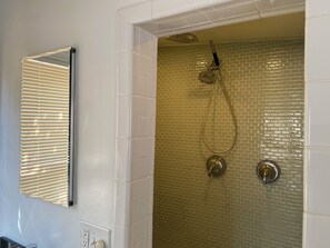 Shower, hair dryer, towels - Historic Georgetown Home - 4 BR 3 BA 3 levels (Washington)
