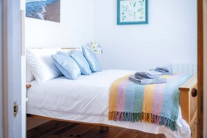2 bedrooms, bed sheets