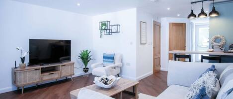 Apartment (1 Bedroom) | Living area