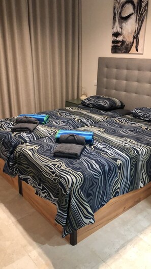 3 bedrooms, iron/ironing board, WiFi, bed sheets