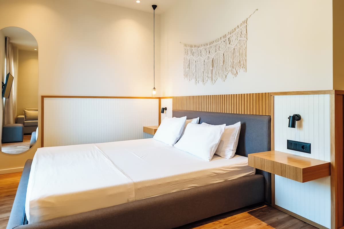 Elite Double Room, 1 King Bed with Sofa bed, Sea View | Frette Italian sheets, premium bedding, memory-foam beds, minibar