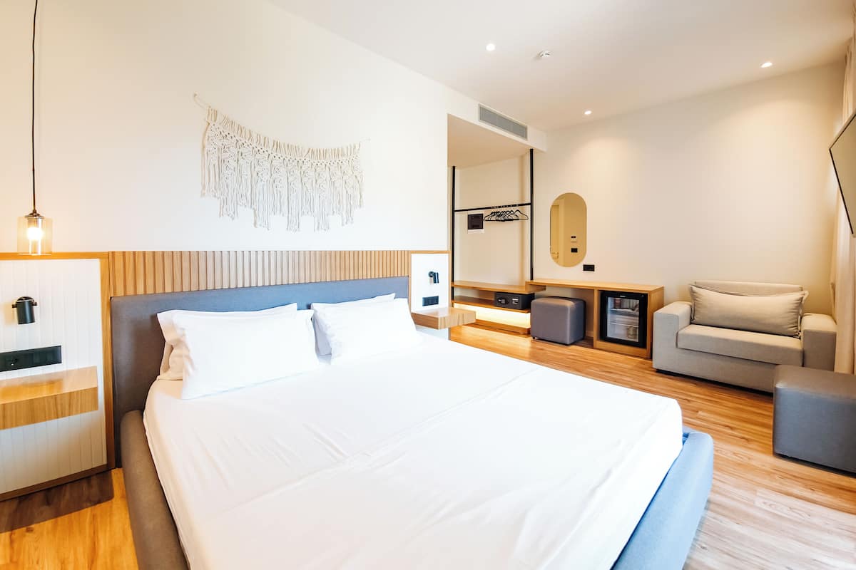 Elite Double Room, 1 King Bed with Sofa bed, Sea View | Frette Italian sheets, premium bedding, memory-foam beds, minibar