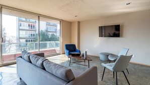 Unclassified image, 3 of 15, button - Polanco Flat - Laundry- Parking-elevator-sleeps 10 (Mexico City)